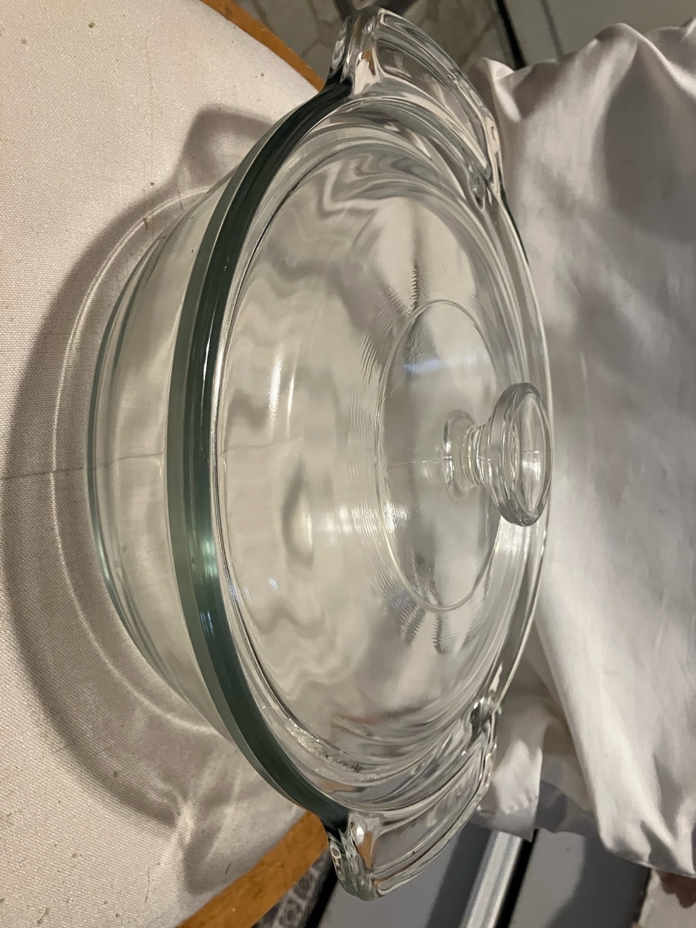Older , but in great n usable condition. Anchor Ovenware 2 qt casserole with